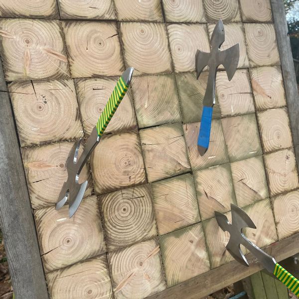 axe throwing.jpg