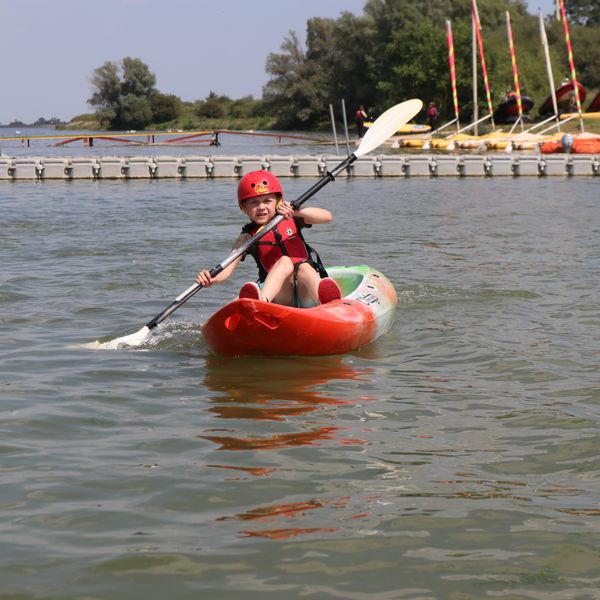 Pay and Play Kayak @Hinchingbrooke Park