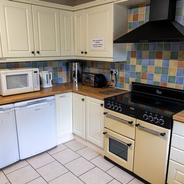 ArgoedLongbarnKitchen-web.jpg