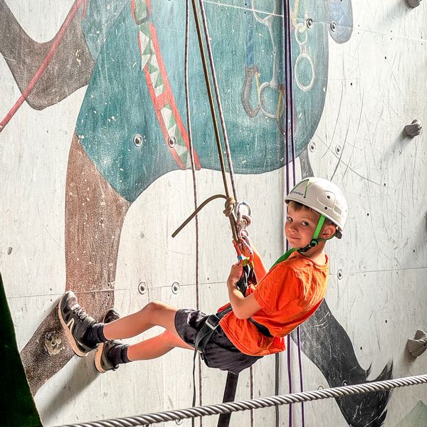 Abseiling-0826-04.jpg
